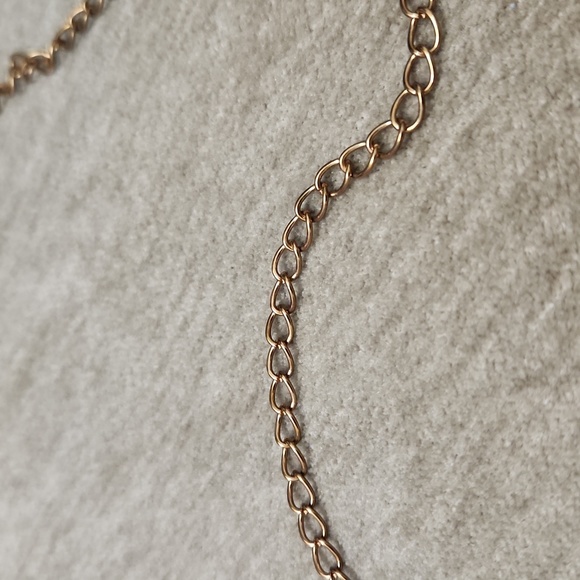 Vintage Medallion Tassel Necklace Gold Tone - Picture 5 of 10